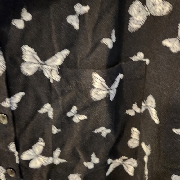 No Boundaries Button Down JXXL - Picture 3 of 7